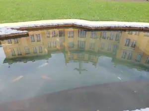 amplo e aconchegante espaço do Centro de Espiritualidade Cristo Re