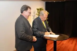 Sergio Galera, presidente do Sindimental e Claudio Bier, presidente da FIERGS