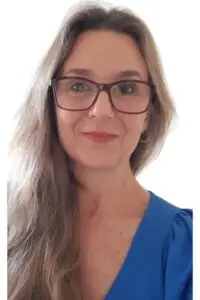 Elisa Grumann, designer e facilitadora de Experiências de Aprendizagem. É fundadora da Medra Desenvolvimento Humano e Organizacional