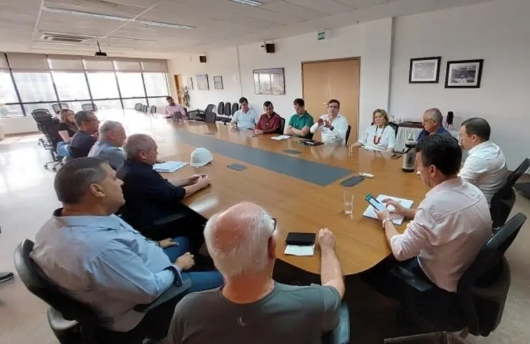 Reuniao-esclareceu-andamento-das-obras-na-Rua-Independencia-1