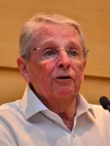 Dr, Adalberto Broecker Neto, fundador da Oncologia Centenário