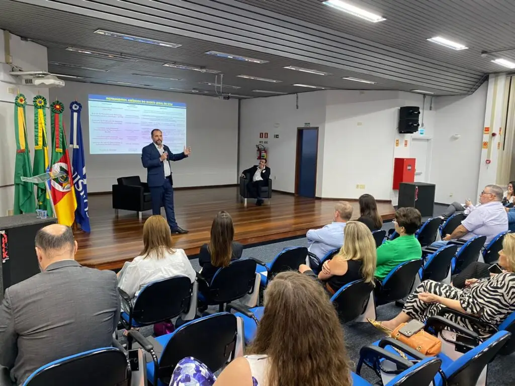 aula aberta no Tecnosinos sobre desafios do Marco Legal da Marco Legal da Ciência, Tecnologia e Inovação