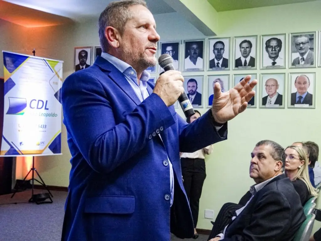 Prefeito de São Leopoldo apresenta balanço de 100 dias em evento da CDL