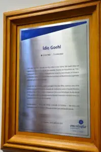 Placa destaca a trajetória de Ídio Goehl