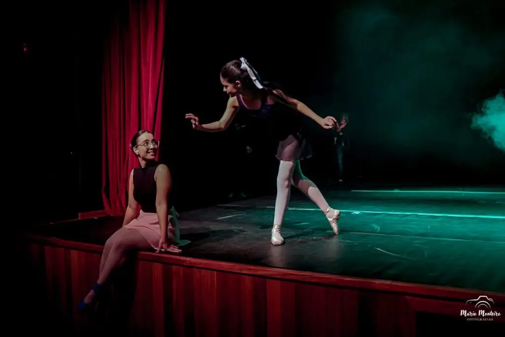 “Uma Noite de Maravilhas” leva Alice ao palco do Teatro Municipal de São Leopoldo