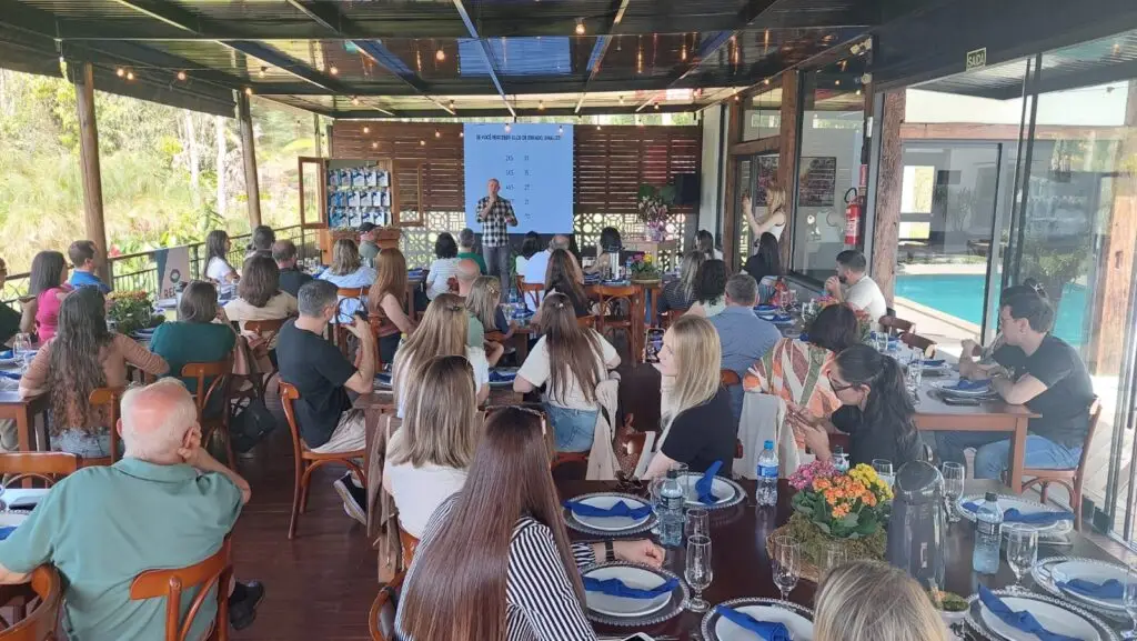 Redvis celebra uma década de atuação