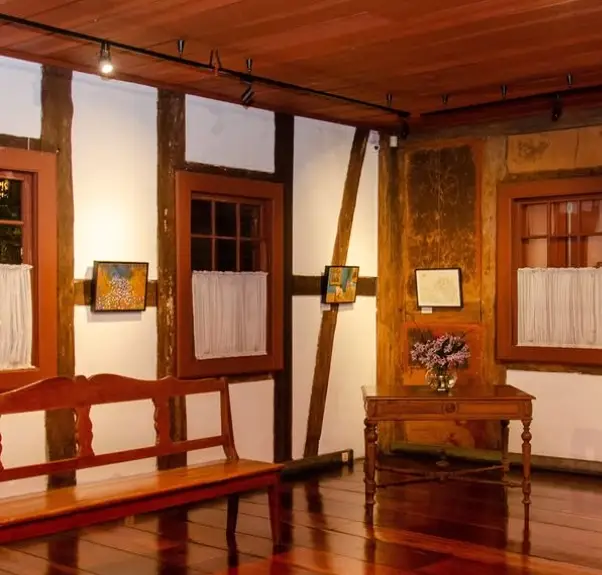 Exposição Essência que Move acontece até 31 de outubro