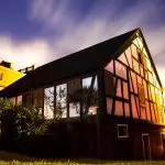 A Simples Assim completa dez anos com exposição na Casa Schmitt-Presser