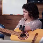 Manufatura aditiva da SKA transforma vida de jovem musicista de São Leopoldo