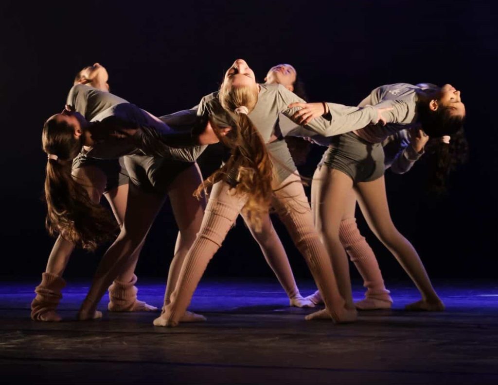 Grupo Embalun apresenta o espetáculo de dança Mãe de Bailarina no Teatro Municipal neste final de semana