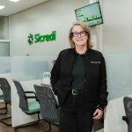 Sicredi Pioneira lança programa voltado à contratação de profissionais 50+
