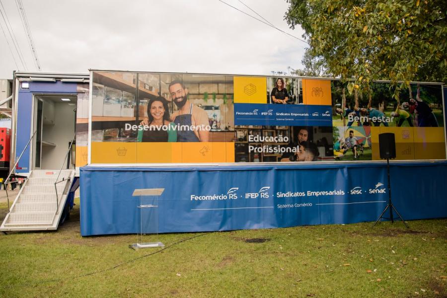 Carreta TriJuntos leva educação, saúde, cultura e lazer ao São Leopoldo Fest