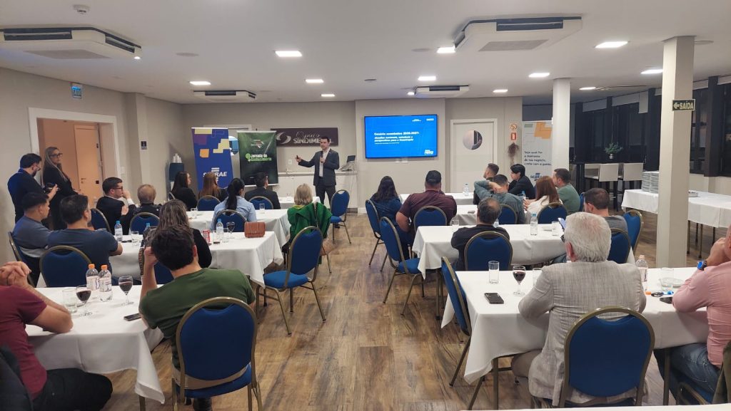 Sinduscom Vales: Cenário econômico foi debatido em encontro em São Leopoldo