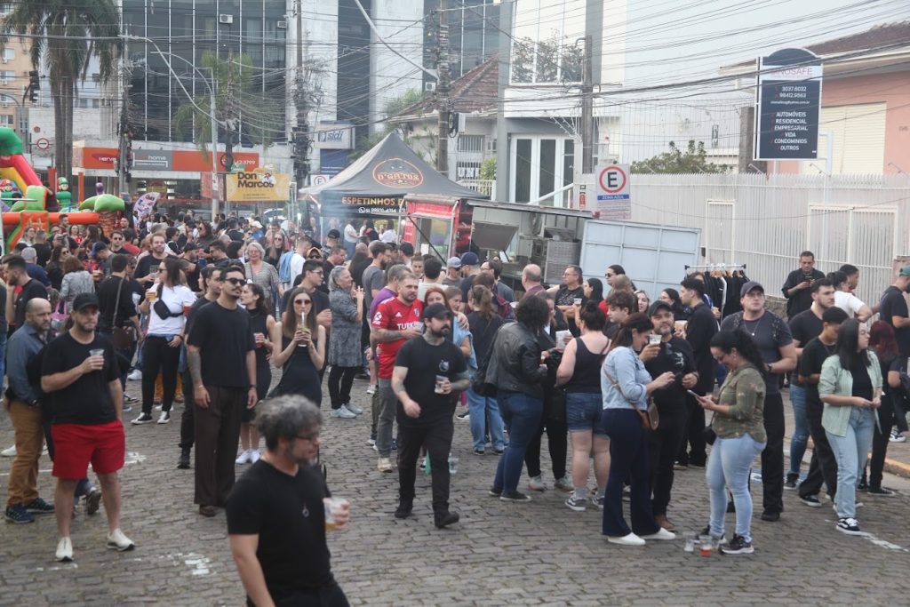 São Leo Street Beer chega à 10ª edição e transforma a Rua Independência em palco de Halloween
